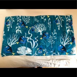 *SALE* NWOT Disney Finding Dory Infinity scarf